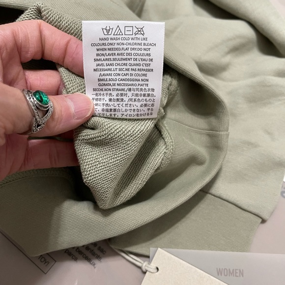 NWT Women’s Medium Fear Of God Essentials French Terry 3/4 Sleeve Hoodie Seafoam - Picture 13 of 13